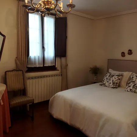 Casa El Café Ii En En El Centro De Asturias Nava